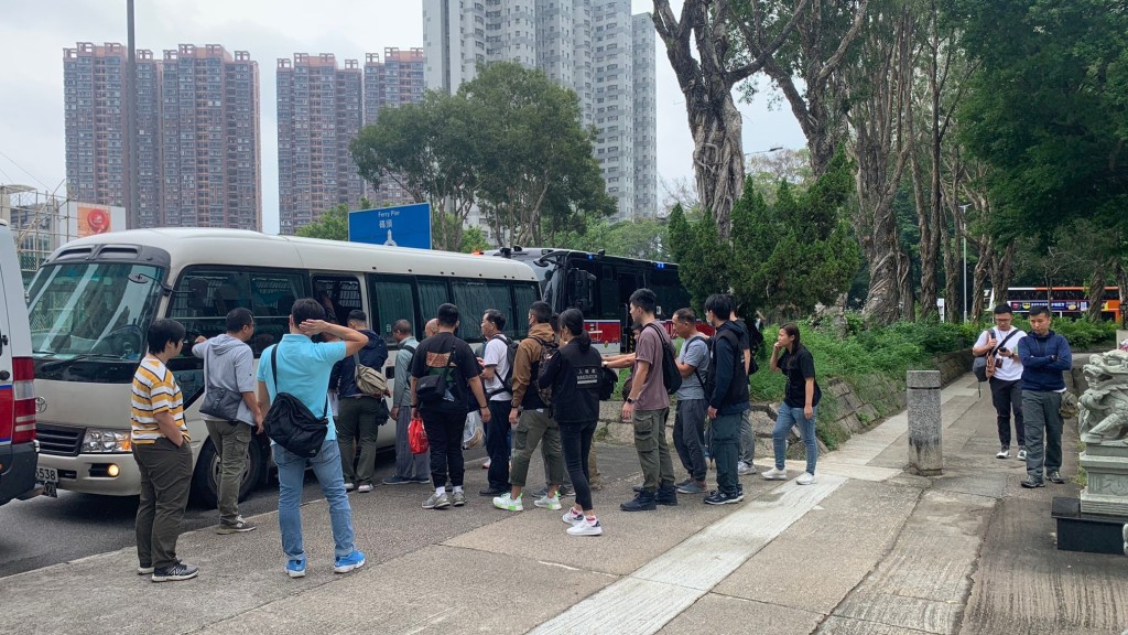 警方聯同入境處反黑工行動 拘10內地男1本地僱主