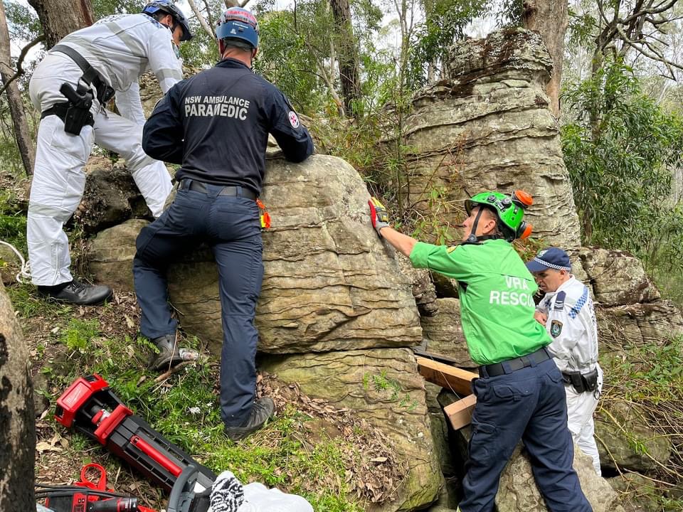 「多学科」专家合作，各司其职。 fb / NSW Ambulance 