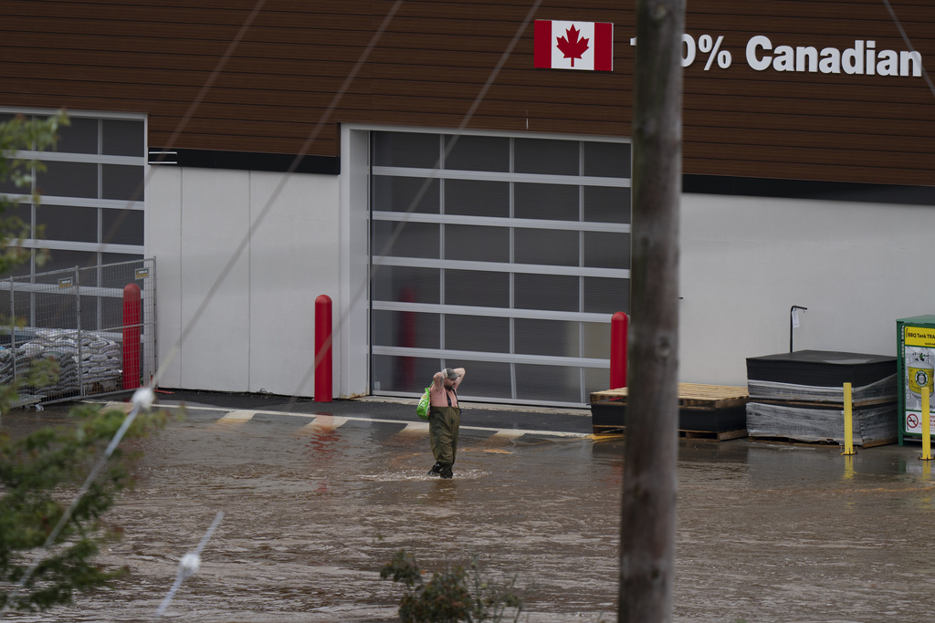 加拿大东部新斯科舍省暴雨成灾。美联社