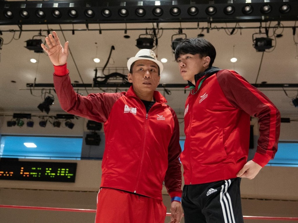 向籽羲（右）表现获日本观众及对手团队赞赏，有望再战。中国香港综合搏击运动总会图片