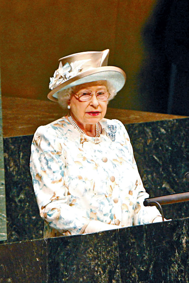 英女皇上周五離世,兒子查理斯隨即成為國王。