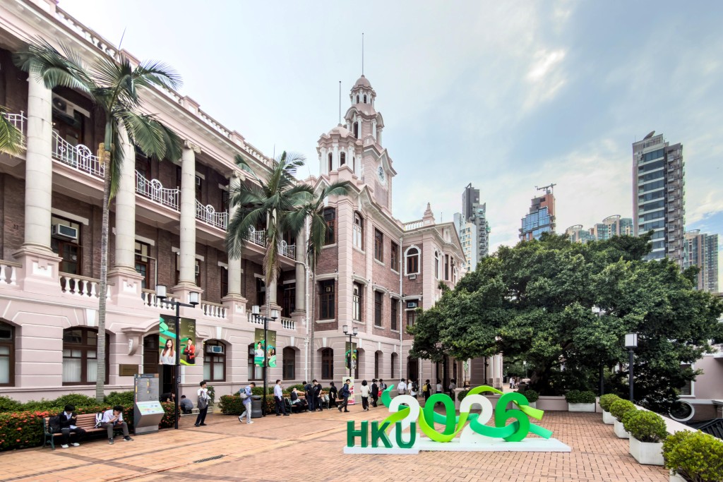 港大物理學系及香港天文及天體物理研究所教授林仁良的研究團隊,針對「若星系確實由超輕暗物質組成」的假設。資料圖片 港大物理學系及香港天文及天體物理研究所教授林仁良的研究團隊,針對「若星系確實由超輕暗物質組成」的假設。資料圖片