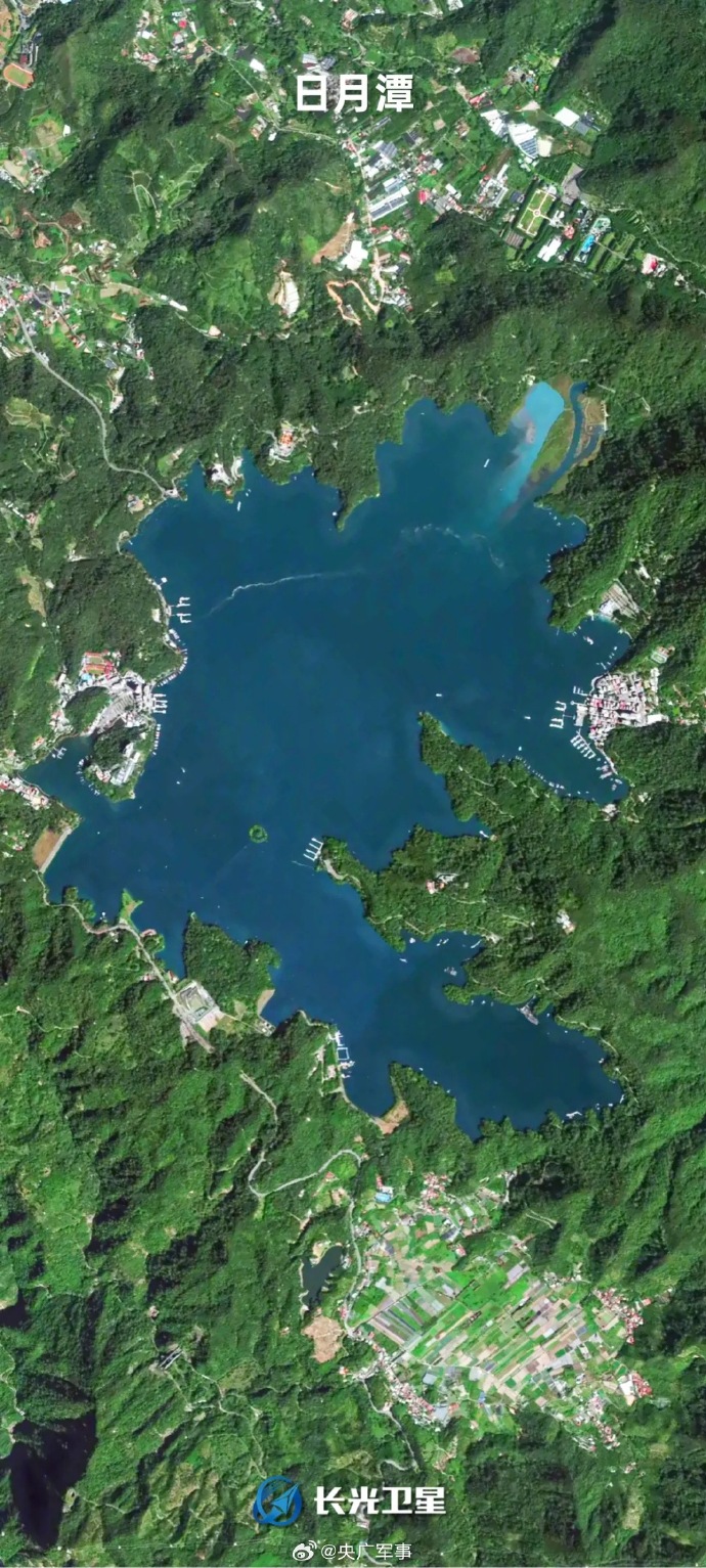 官媒发布台湾多个地标及街道的卫星画面。