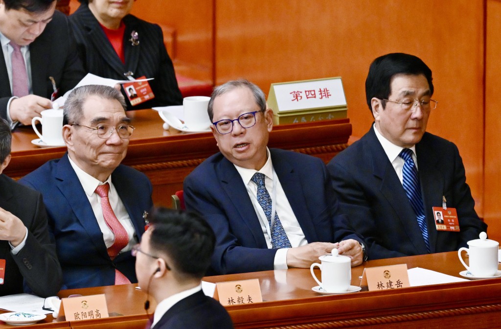 全國政協常委林建岳(中)。
