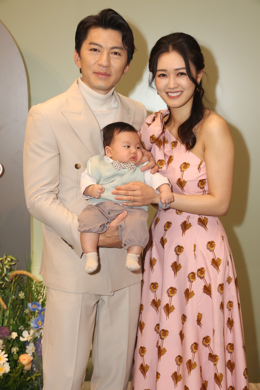 袁偉豪與張寶兒今年2月為兒子「袁咕碌」舉行百日宴。