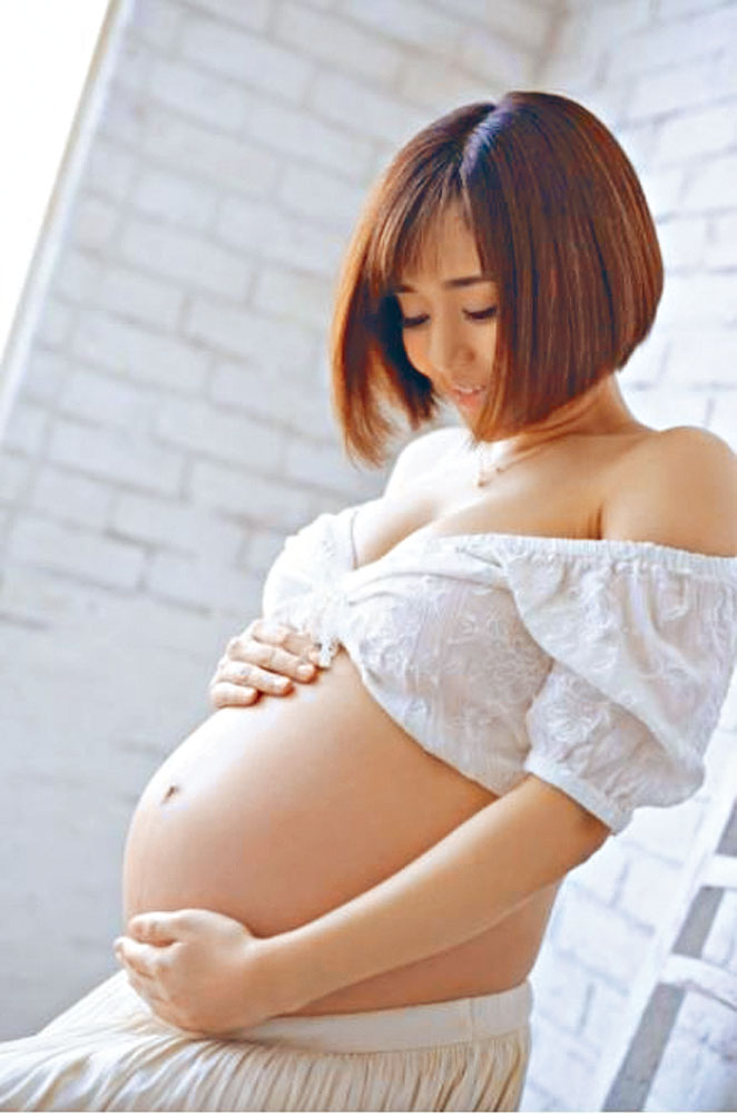 蒼井空昨晚9時開始直播生仔。