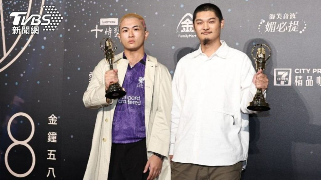 Leo王、汤捷夺得戏剧原创歌曲奖。