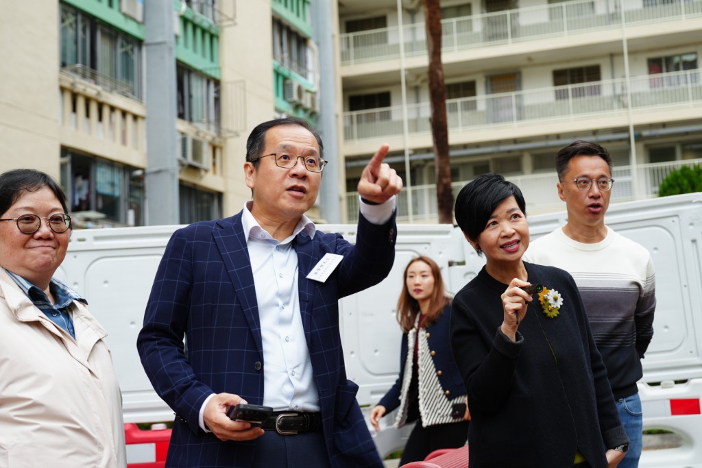 何永賢到愛民邨視察。何永賢FB 何永賢到愛民邨視察。何永賢FB