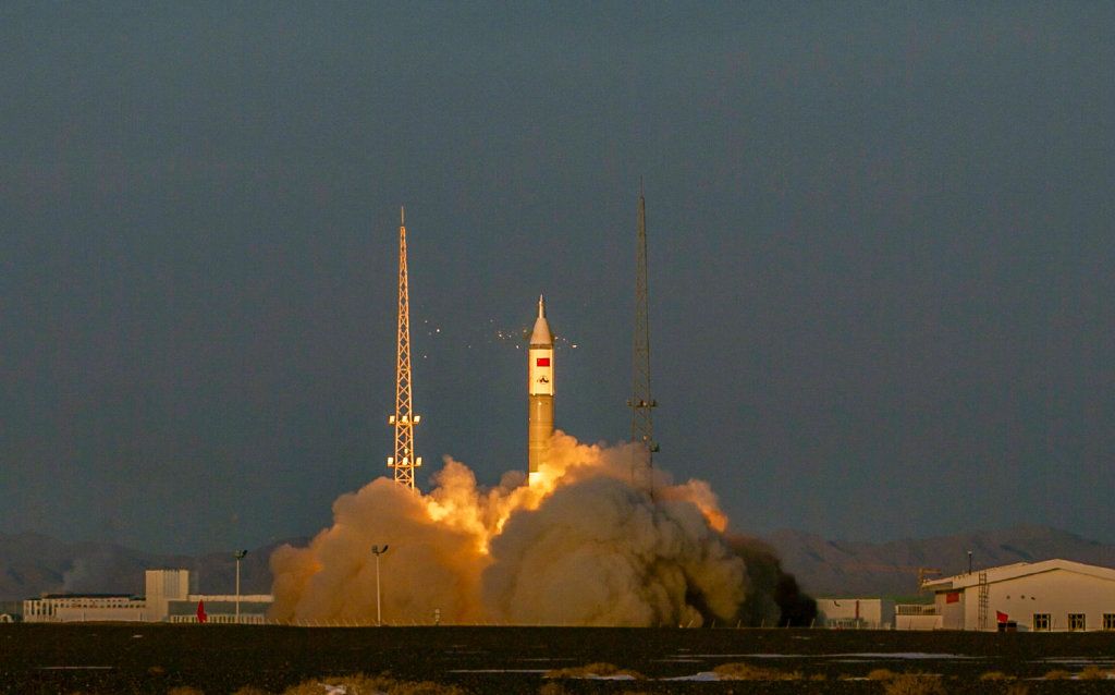 快舟十一号遥二运载火箭上午9时15分在酒泉卫星发射中心成功发射升空。