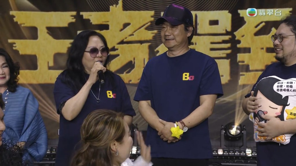 黃博似乎想媽媽不要再說。 黃博似乎想媽媽不要再說。