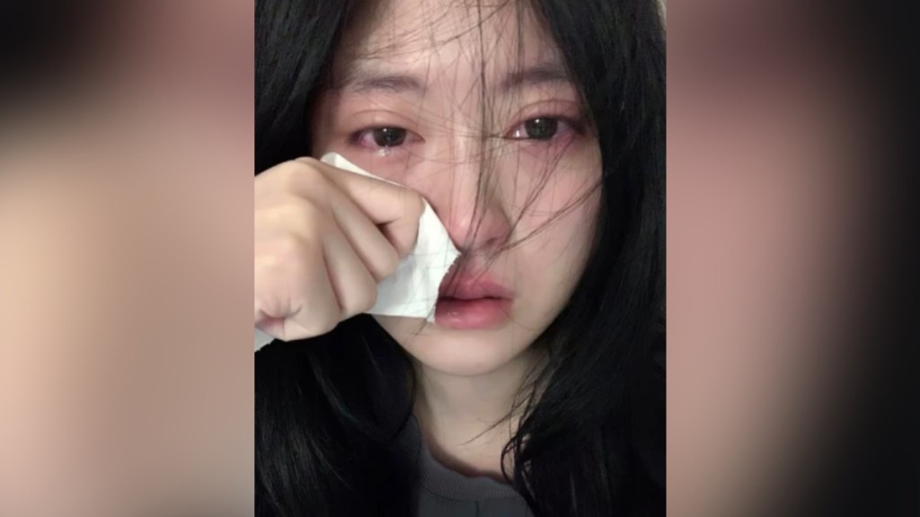 少女多次向各平台投訴自己早年的哭泣照被盜用。