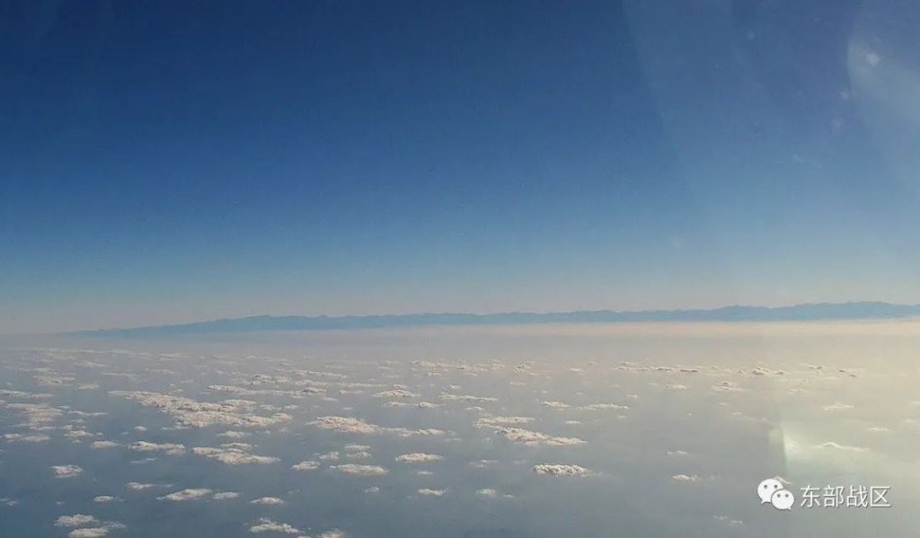 空中眺望台岛中央山脉。
