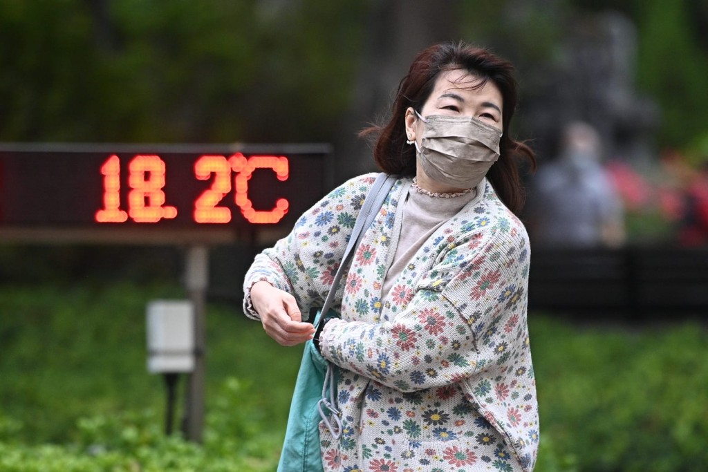 預測市區最低氣溫約15度,新界再低兩三度。