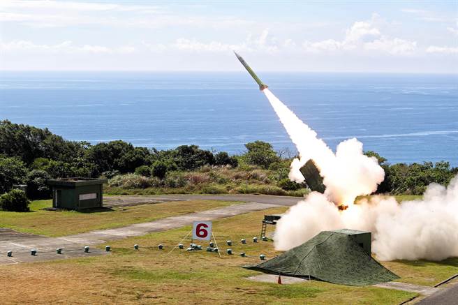 九鵬基地進行導彈測試。