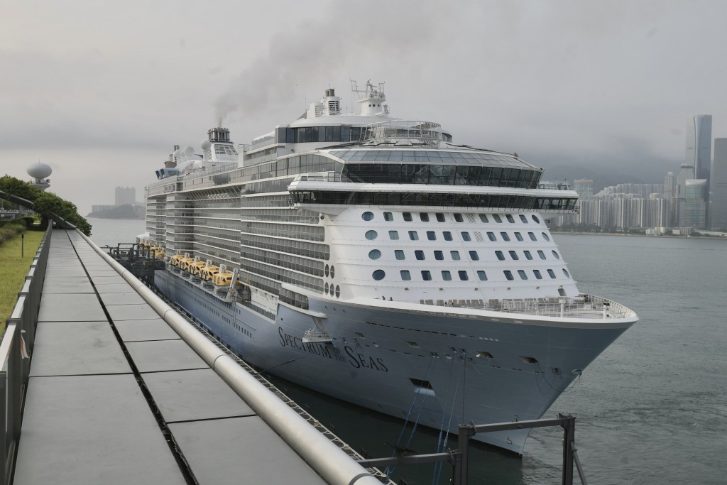 大型邮轮「海洋光谱号」将于本周六(23日)重临香港。