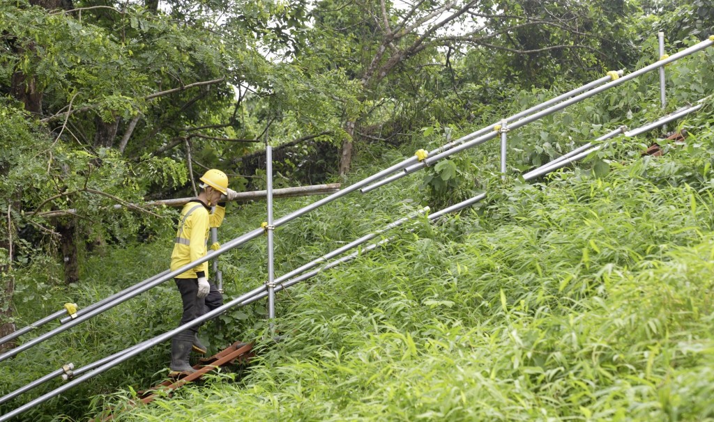 無人機可增加負重,在工地操作中發揮無限可能,助工人搬運。陳美寶網誌相片 無人機可增加負重,在工地操作中發揮無限可能,助工人搬運。陳美寶網誌相片