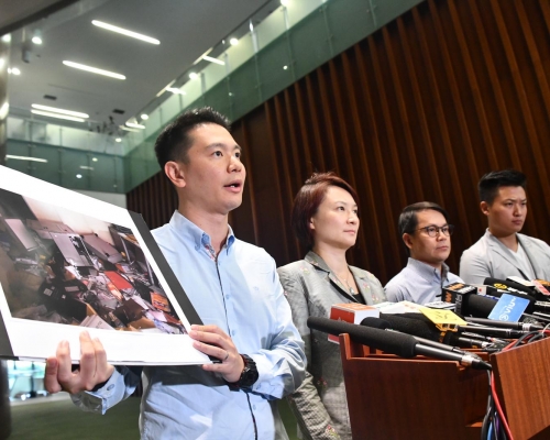民建聯表示,有多名議員的辦事處遭受破壞及縱火,街站亦受到滋擾。