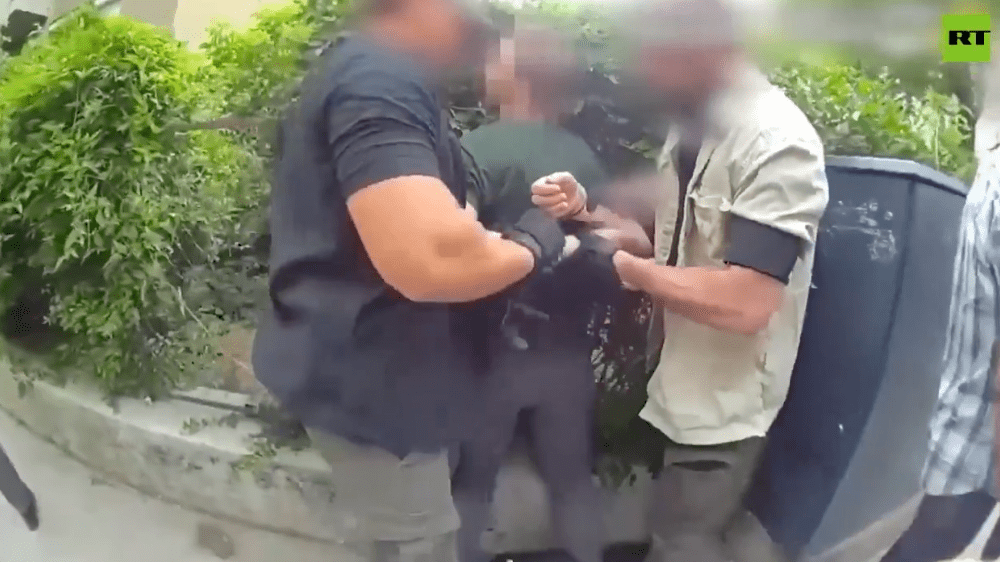 涉案30歲男子因涉嫌「非法持有與使用人類屍體」等重罪被捕。X@MOSCOW_EN 涉案30歲男子因涉嫌「非法持有與使用人類屍體」等重罪被捕。X@MOSCOW_EN