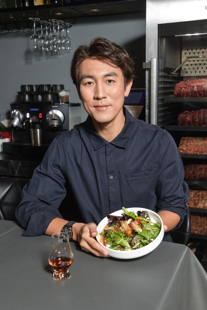 譚俊彥簡簡單單就炮製出美味菜式，果然係TVB男廚神。