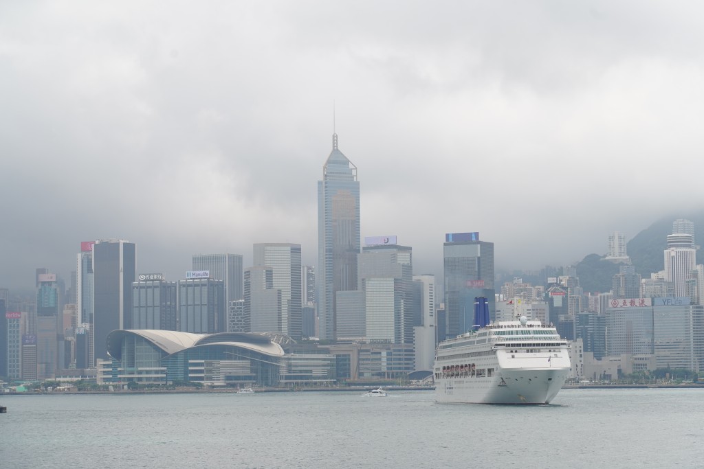 初春天氣乍暖還寒。