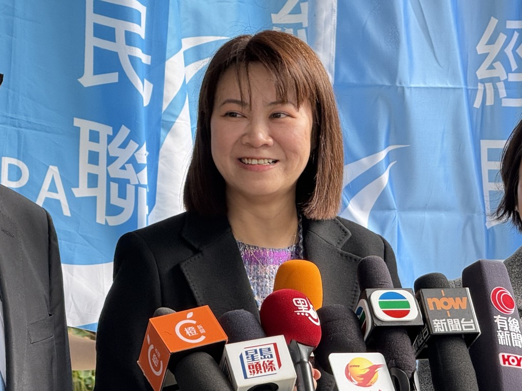 油尖旺區議員鄧銘心今日報名參選選委界。 油尖旺區議員鄧銘心今日報名參選選委界。