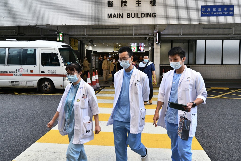 《五年規劃》訂立預期指標,目標提升社會人口與醫生的比例至2030年每千人口有2.43名醫生。 《五年規劃》訂立預期指標,目標提升社會人口與醫生的比例至2030年每千人口有2.43名醫生。