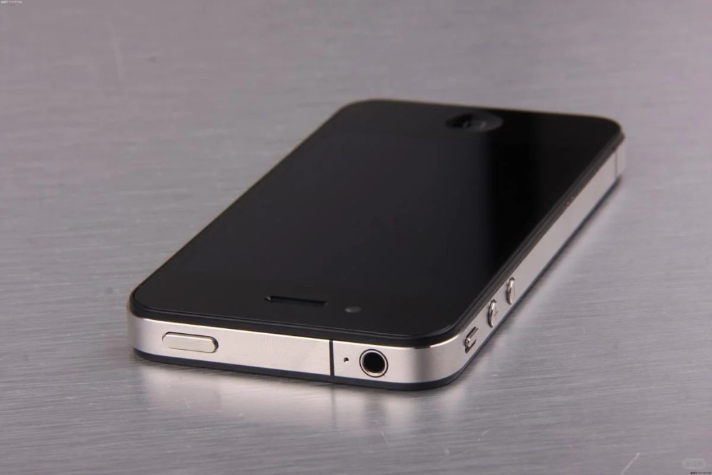 Tiktok掀復古風潮，用戶突追捧2010年推出的iPhone 4。 小紅書