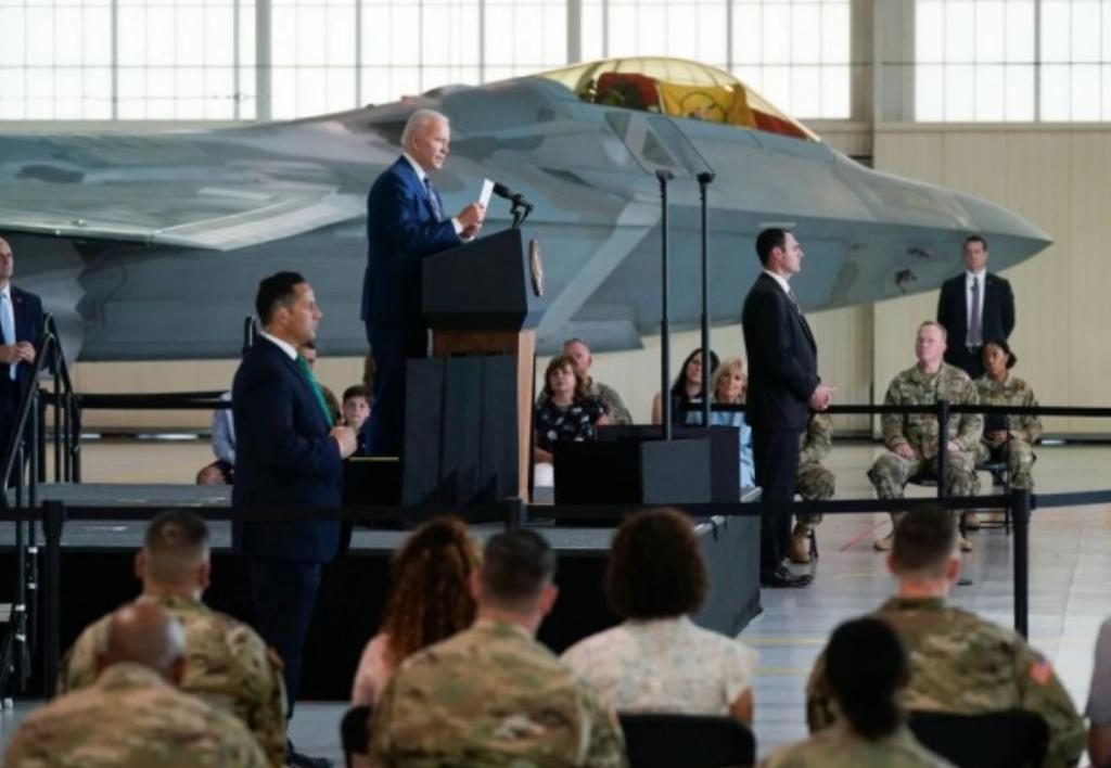 拜登在蘭利-尤斯蒂斯聯合基地發表講話。AP