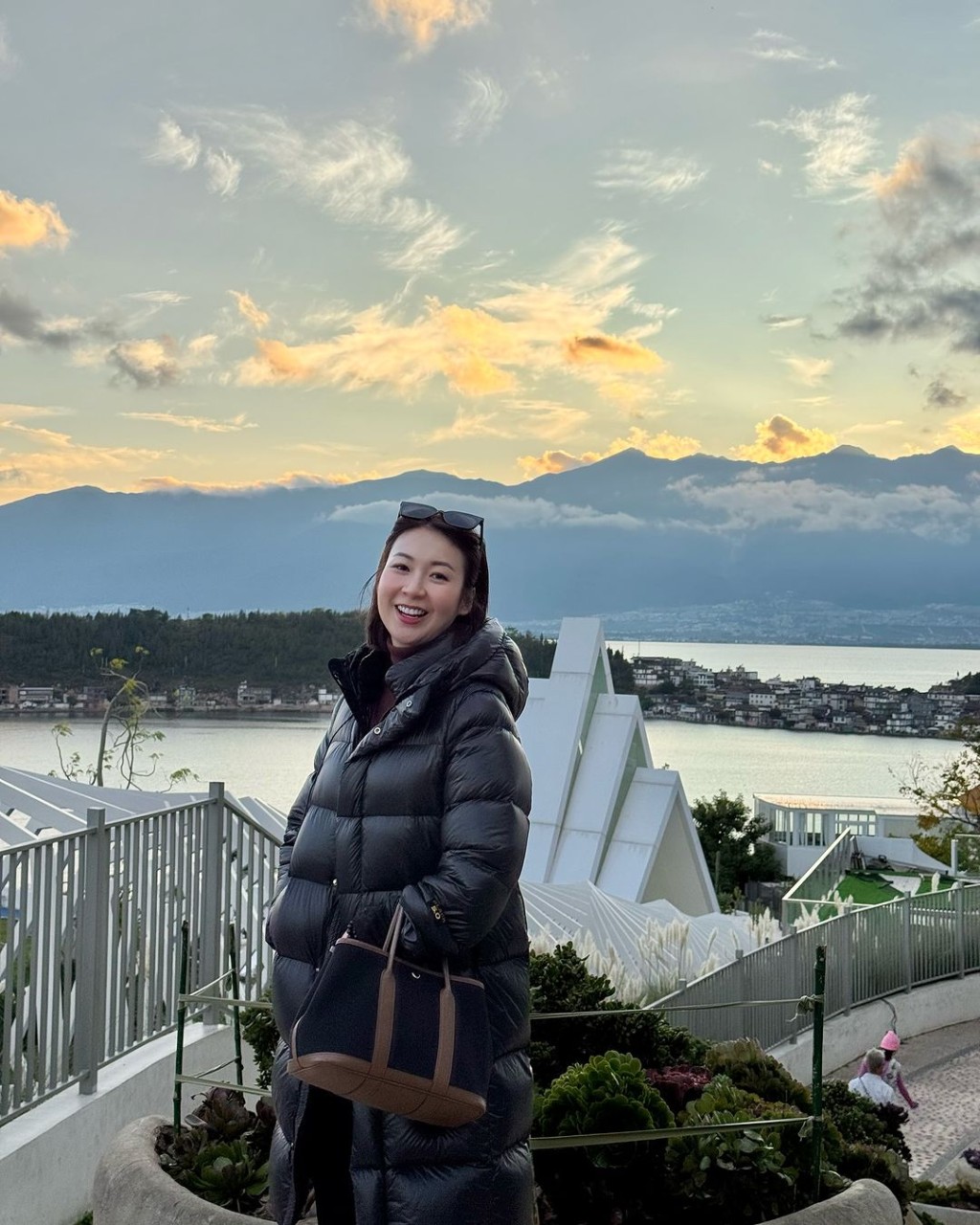 看来庄思敏今次的云南之旅虽然中间遇到不愉快的小插曲，但大家仍玩得十分尽兴，心情未有受到影响。