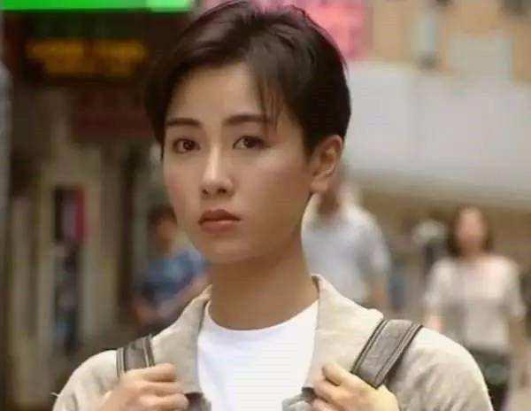 袁潔瑩於1991年簽約TVB，成為花旦之一。
