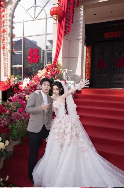 陳雪凝和李瑞濱17日在山西舉行婚禮。微博