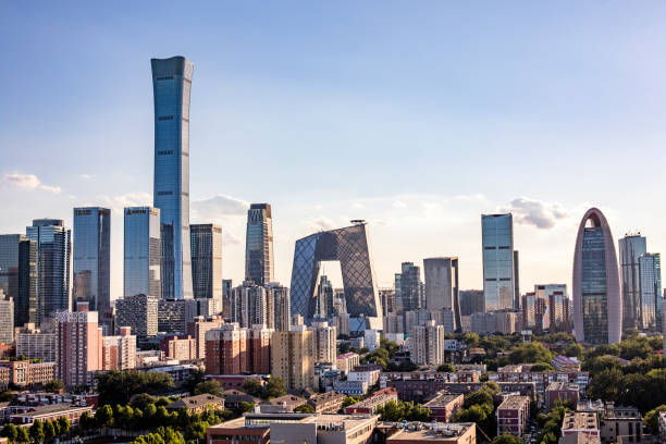 报告特别提到中国内地有多个城市的富裕程度不断提升，包括北京，拥12.5万名百万富翁。