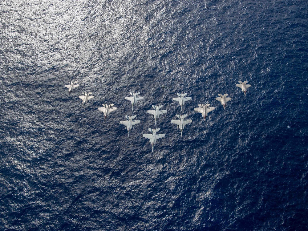 美軍太平洋艦隊在Facebook公布聯合軍演照片。 
