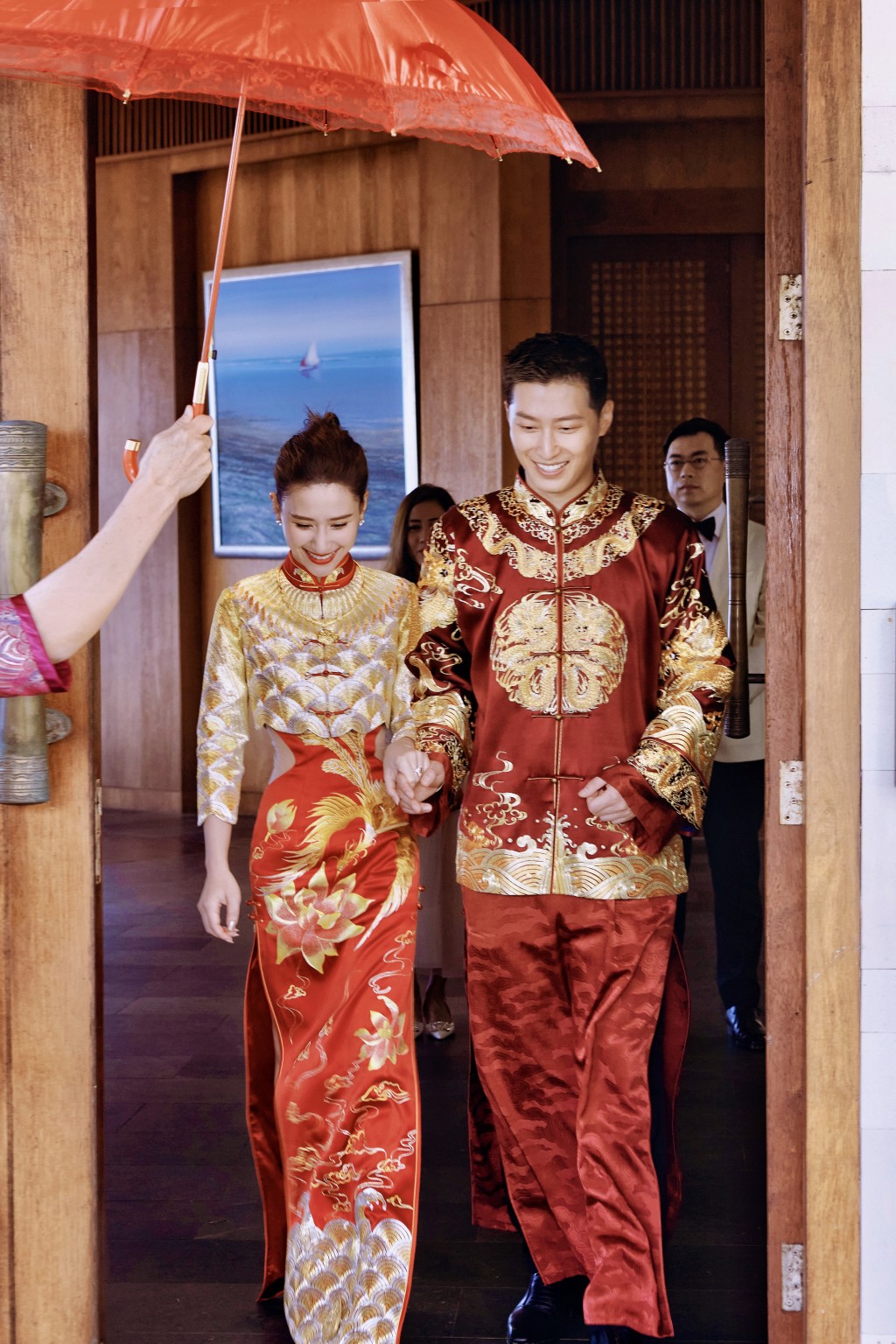 何超莲与内地男星窦骁去年4月在印尼峇里岛举行婚礼。