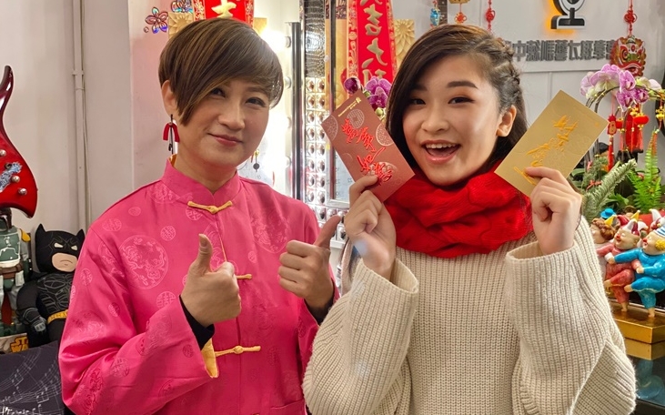 張若希唔使等老師結婚,唐韋琪都給她雙封利是。