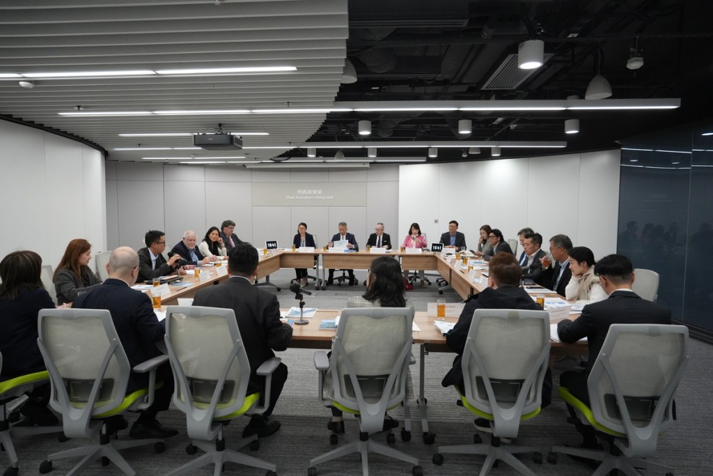 特首政策組今年三月舉辦遊艇經濟圓桌討論。政府新聞處 特首政策組今年三月舉辦遊艇經濟圓桌討論。政府新聞處