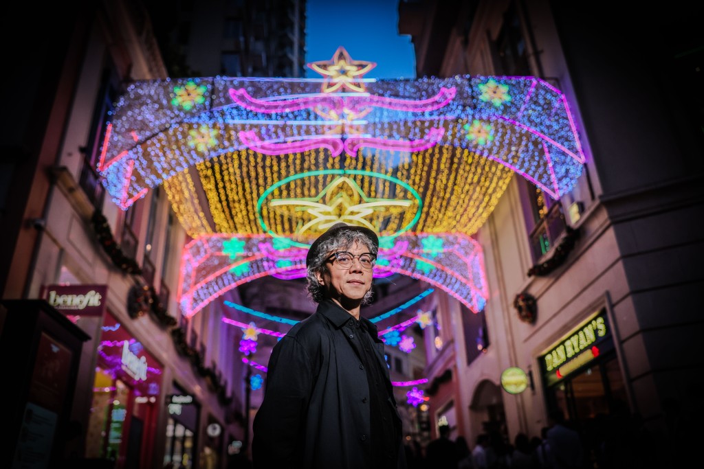 香港跨媒體藝術家黃宏達，今年為灣仔利東街設計「The Wishing Stars」聖誕藝術裝置（圖片來源：利東街）