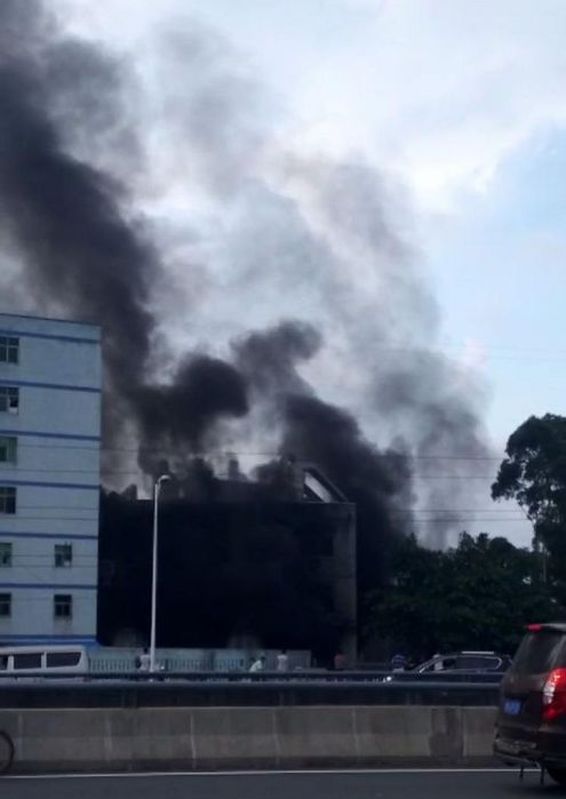 濃煙遠遠地就已看到。網圖