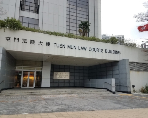 司法機構表示,下月1日起進入法院大樓須用「安心出行」 。