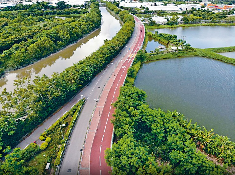 政府計劃今年修例規管電動可移動工具，容許在合適的單車徑行駛。資料圖片