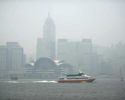 「白鹿」下沉氣流罩港 空氣污染「嚴重」