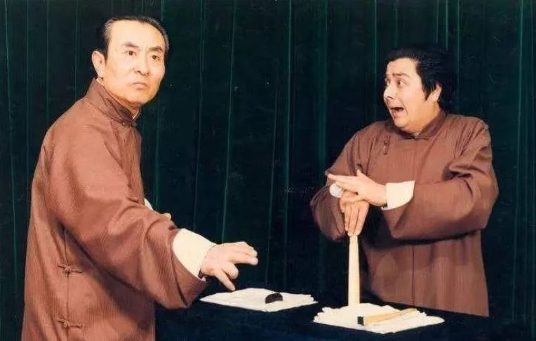 北京相聲名家陳湧泉（左）今早世，享年92歲。