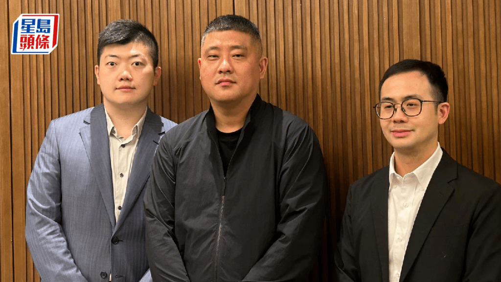 左至右:總經理王興鶴;主席、執行董事兼行政總裁趙亮;執行董事兼財務總監李偉海