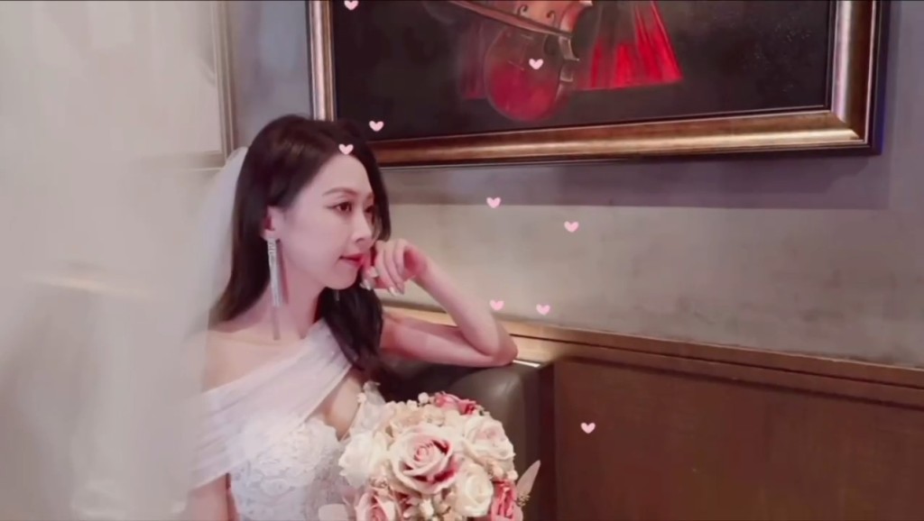 由于陈婉婷分享的影片有读爱的宣言、戴婚戒的场面，因此再度引来网民讲恭喜。