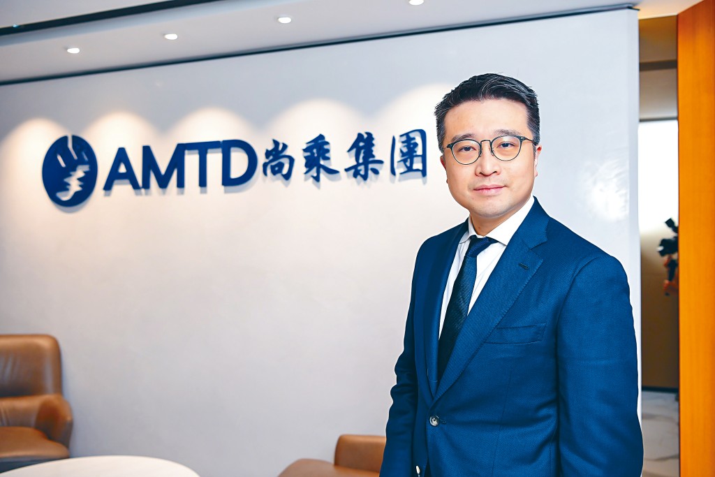 徐翀提到的AMTD，于2003年成立，长和为初始股东，但长和去年指目前只持少数股权。图为AMTD现有控制人蔡志坚。