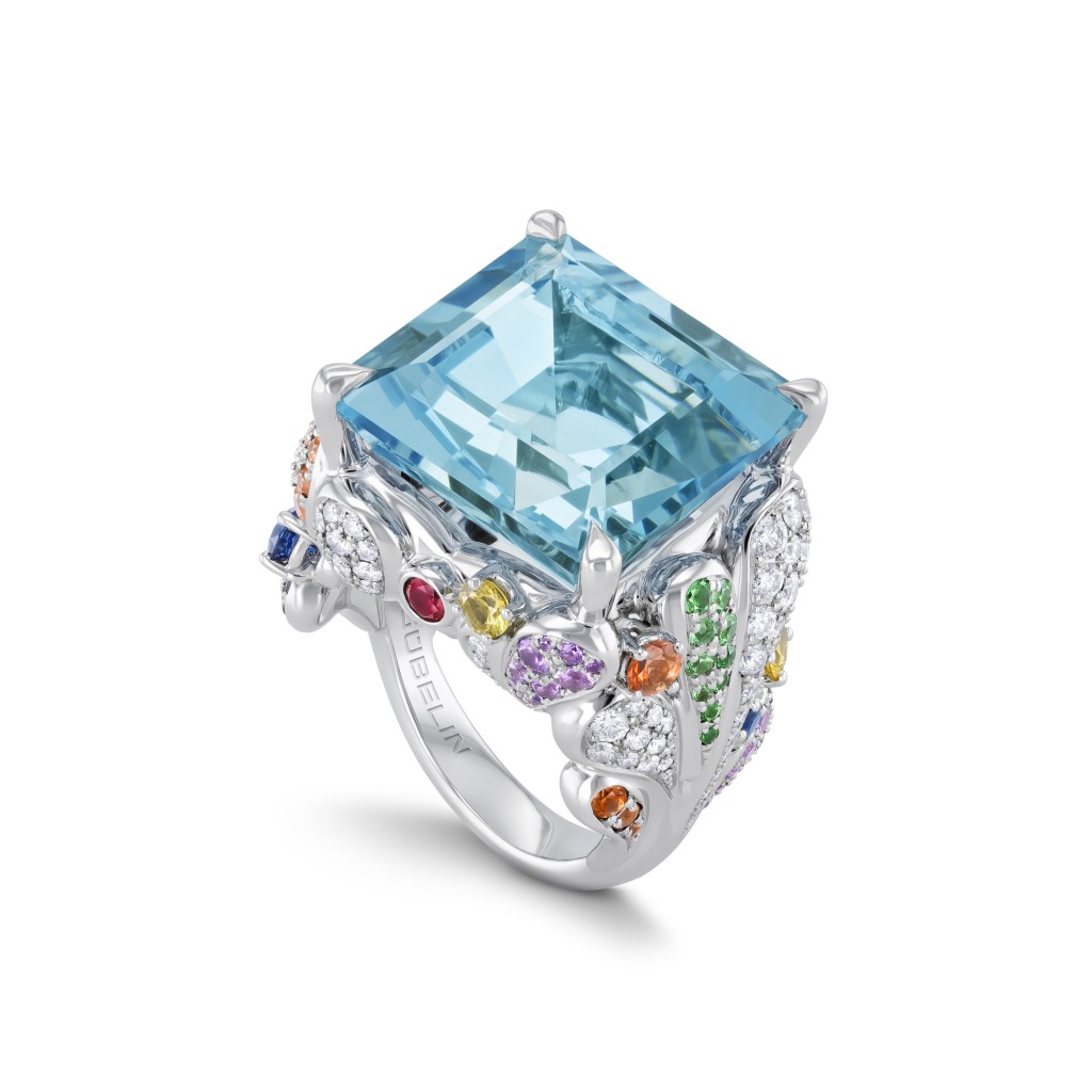 巨型海蓝宝石拼彩色宝石指环。（Gubelin）