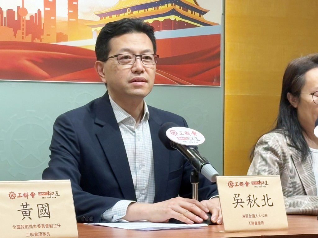 吳秋北表示，關注深化香港與內地高鐵網絡的互聯互通，建議增開直達班次，並優先加密短途路線。