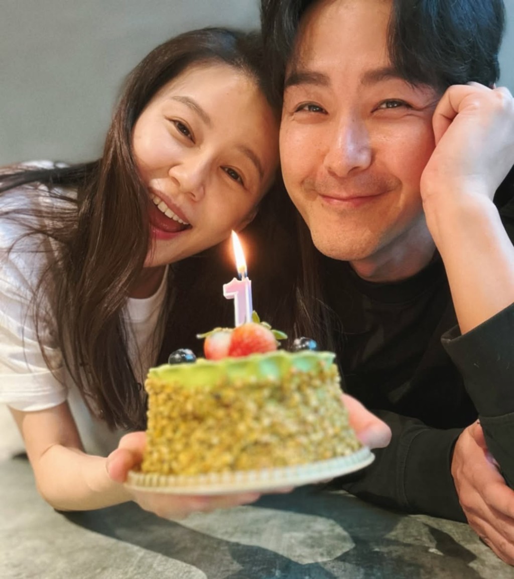 黃翠如蕭正楠結婚7周年十分甜蜜。 黃翠如蕭正楠結婚7周年十分甜蜜。