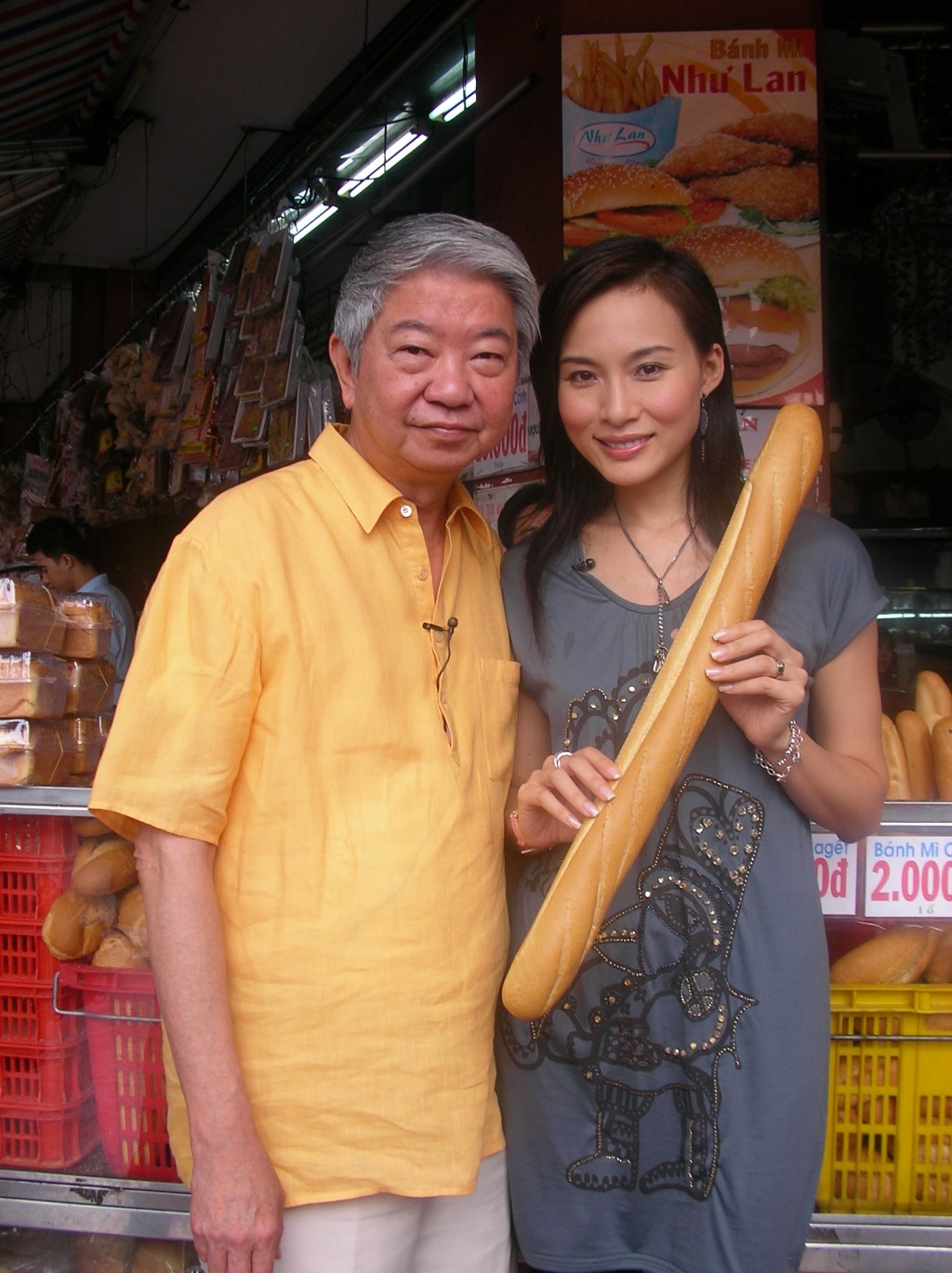 2007年与杨峥拍无綫、深圳卫视合作节目《蔡澜逛菜栏》。