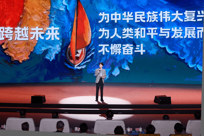 張凌赫現身海峽論壇。 微博 張凌赫現身海峽論壇。 微博